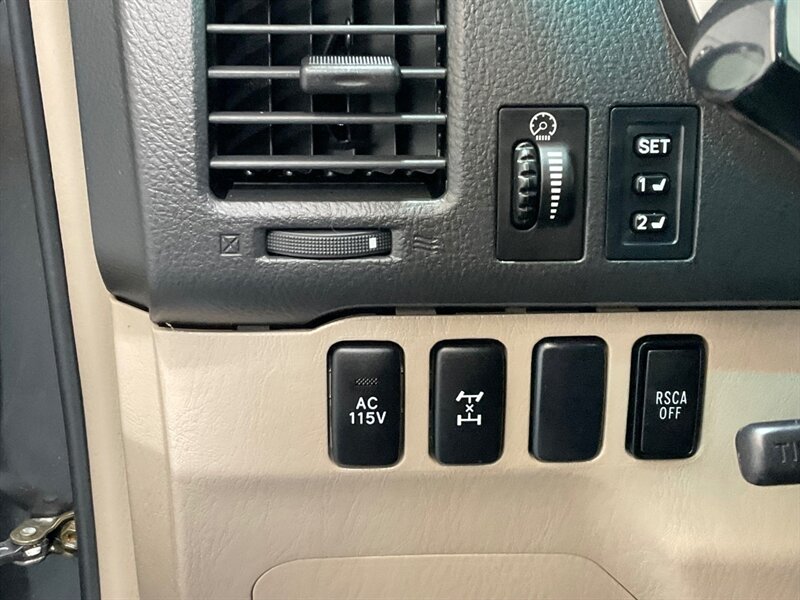 2006 Toyota 4Runner Limited Sport Utility 4.0L V6 / Leather / Sunroof  / Heated Seats / Local RUST FREE - Photo 19 - Gladstone, OR 97027