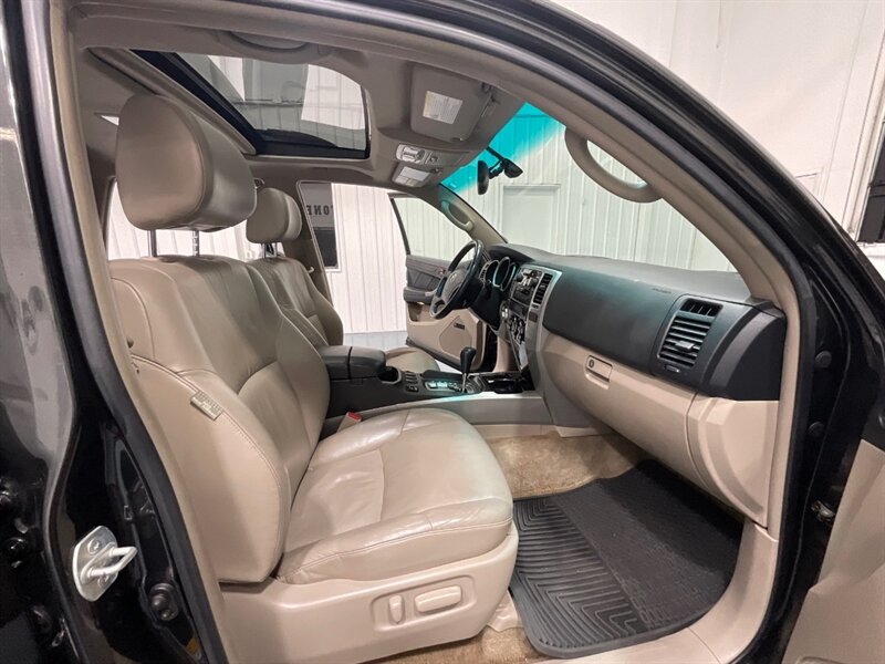 2006 Toyota 4Runner Limited Sport Utility 4.0L V6 / Leather / Sunroof  / Heated Seats / Local RUST FREE - Photo 14 - Gladstone, OR 97027