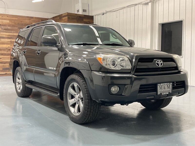 2006 Toyota 4Runner Limited Sport Utility 4.0L V6 / Leather / Sunroof  / Heated Seats / Local RUST FREE - Photo 2 - Gladstone, OR 97027