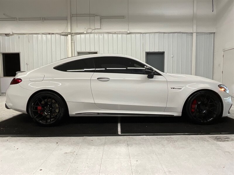 2017 Mercedes-Benz AMG C 63 S Coupe / V8 TWINTURBO / Premium Pkg 3  / AMG NIGHT PKG / AMG Performance Exhaust / Premium 3 Pkg / 49.000 MILES - Photo 4 - Gladstone, OR 97027