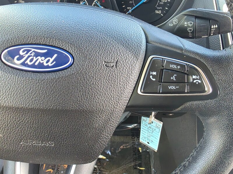 2018 Ford Focus SE BACK-UP CAM / PARK SENSORS / BLIND SPOT MONITOR / LOCAL FRESH TRADE-IN / EXCELLENT CONDITION - Photo 32 - Portland, OR 97217