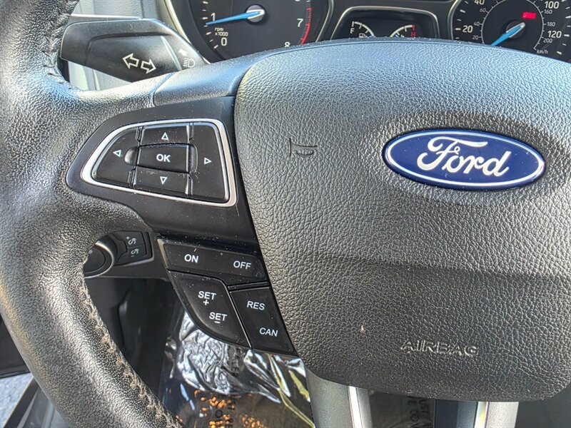 2018 Ford Focus SE BACK-UP CAM / PARK SENSORS / BLIND SPOT MONITOR / LOCAL FRESH TRADE-IN / EXCELLENT CONDITION - Photo 31 - Portland, OR 97217