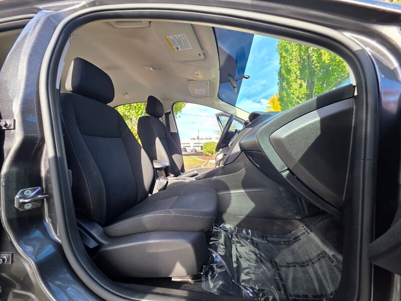 2018 Ford Focus SE BACK-UP CAM / PARK SENSORS / BLIND SPOT MONITOR / LOCAL FRESH TRADE-IN / EXCELLENT CONDITION - Photo 16 - Portland, OR 97217