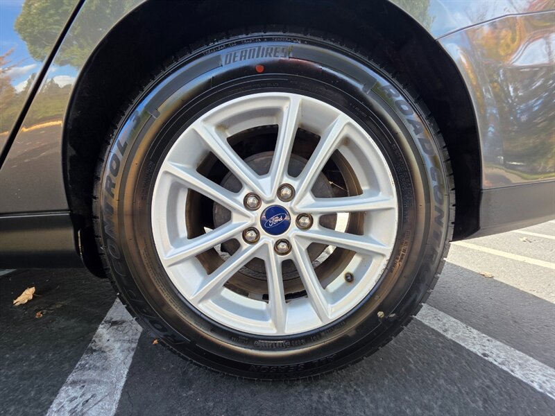 2018 Ford Focus SE BACK-UP CAM / PARK SENSORS / BLIND SPOT MONITOR / LOCAL FRESH TRADE-IN / EXCELLENT CONDITION - Photo 45 - Portland, OR 97217