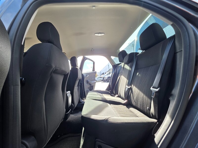 2018 Ford Focus SE BACK-UP CAM / PARK SENSORS / BLIND SPOT MONITOR / LOCAL FRESH TRADE-IN / EXCELLENT CONDITION - Photo 15 - Portland, OR 97217