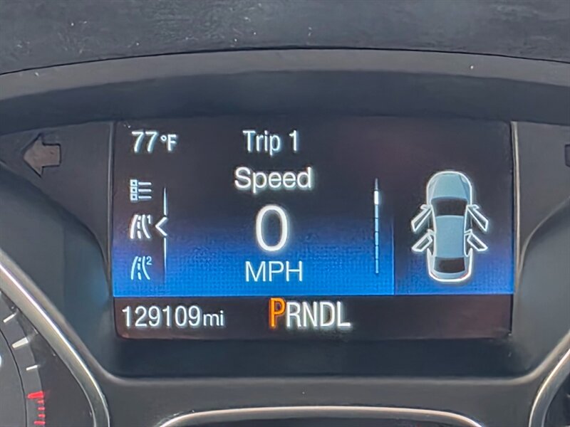 2018 Ford Focus SE BACK-UP CAM / PARK SENSORS / BLIND SPOT MONITOR / LOCAL FRESH TRADE-IN / EXCELLENT CONDITION - Photo 44 - Portland, OR 97217