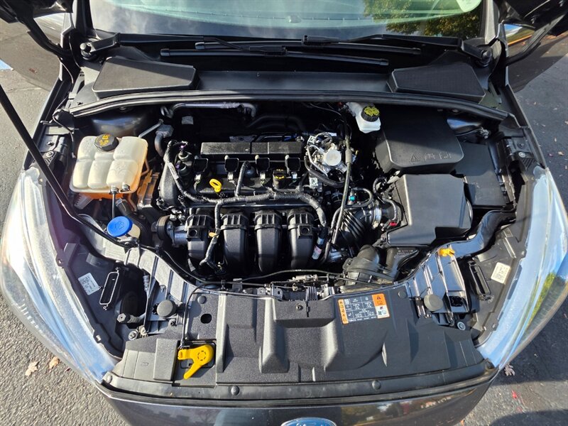 2018 Ford Focus SE BACK-UP CAM / PARK SENSORS / BLIND SPOT MONITOR / LOCAL FRESH TRADE-IN / EXCELLENT CONDITION - Photo 21 - Portland, OR 97217