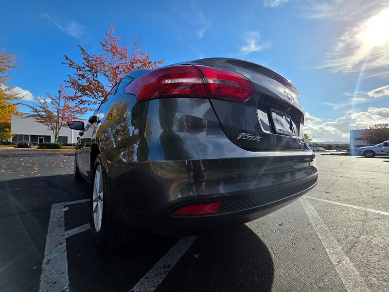 2018 Ford Focus SE BACK-UP CAM / PARK SENSORS / BLIND SPOT MONITOR / LOCAL FRESH TRADE-IN / EXCELLENT CONDITION - Photo 11 - Portland, OR 97217