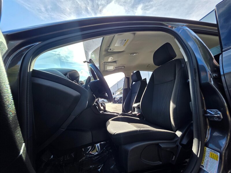 2018 Ford Focus SE BACK-UP CAM / PARK SENSORS / BLIND SPOT MONITOR / LOCAL FRESH TRADE-IN / EXCELLENT CONDITION - Photo 13 - Portland, OR 97217