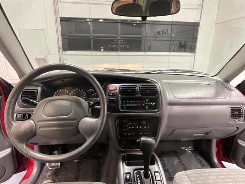 2001 Suzuki Vitara JLX Sport Utility 4X4 / 4Cyl / 1-OWNER / 59K MILES  / ZERO RUST / BRAND NEW TIRES - Photo 37 - Gladstone, OR 97027