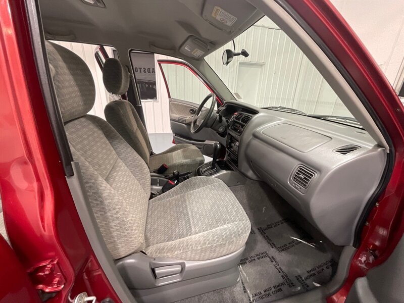 2001 Suzuki Vitara JLX Sport Utility 4X4 / 4Cyl / 1-OWNER / 59K MILES  / ZERO RUST / BRAND NEW TIRES - Photo 12 - Gladstone, OR 97027