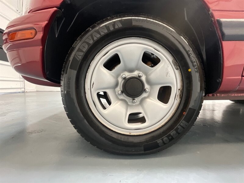 2001 Suzuki Vitara JLX Sport Utility 4X4 / 4Cyl / 1-OWNER / 59K MILES  / ZERO RUST / BRAND NEW TIRES - Photo 23 - Gladstone, OR 97027