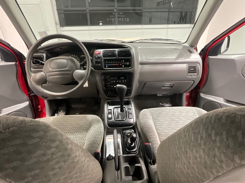 2001 Suzuki Vitara JLX Sport Utility 4X4 / 4Cyl / 1-OWNER / 59K MILES  / ZERO RUST / BRAND NEW TIRES - Photo 34 - Gladstone, OR 97027