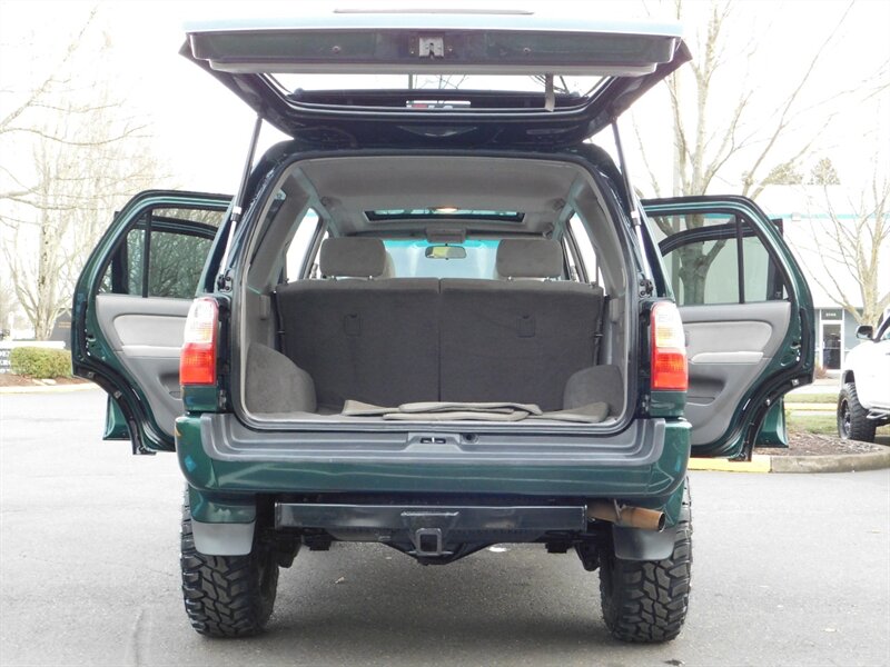 2001 Toyota 4Runner 4X4 / V6 CENTER LOCK / TIMING BELT DONE / LIFTED !   - Photo 20 - Portland, OR 97217