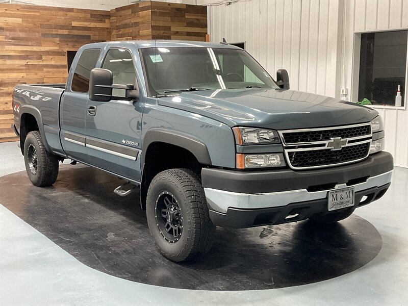 2007 Chevrolet Silverado 2500 LT 4X4 / 8.1L V8 GAS / LOCAL / NEW TIRES  / NO RUST - Photo 2 - Gladstone, OR 97027