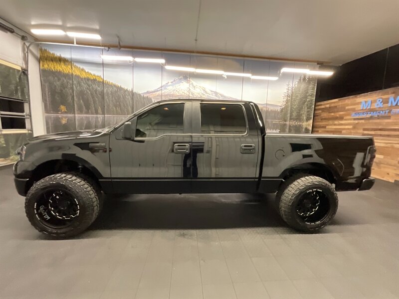 2007 Ford F-150 XLT SuperCrew 4X4 / 5.4L V8 / LIFTED LIFTED  35 " RT TIRES & 20 " WHEELS / BLACKED OUT / ONLY 117,000 MILES - Photo 3 - Gladstone, OR 97027