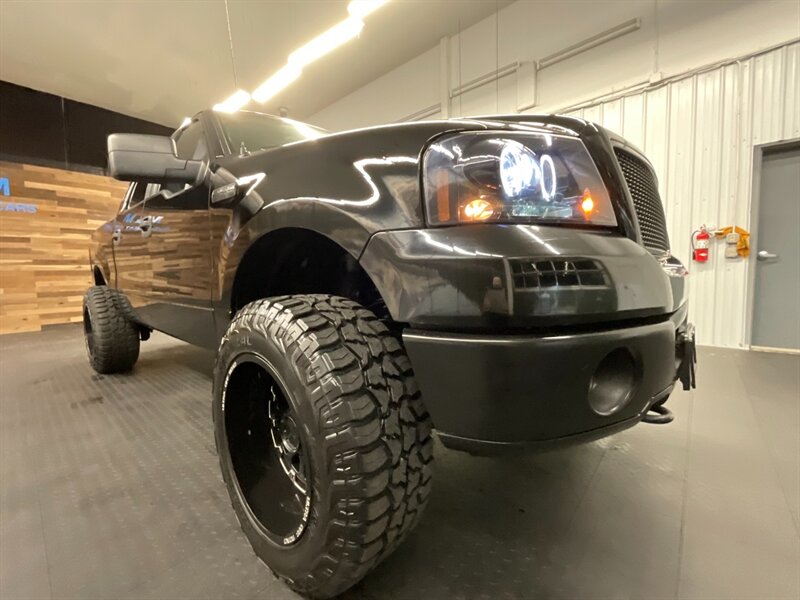 2007 Ford F-150 XLT SuperCrew 4X4 / 5.4L V8 / LIFTED LIFTED  35 " RT TIRES & 20 " WHEELS / BLACKED OUT / ONLY 117,000 MILES - Photo 10 - Gladstone, OR 97027