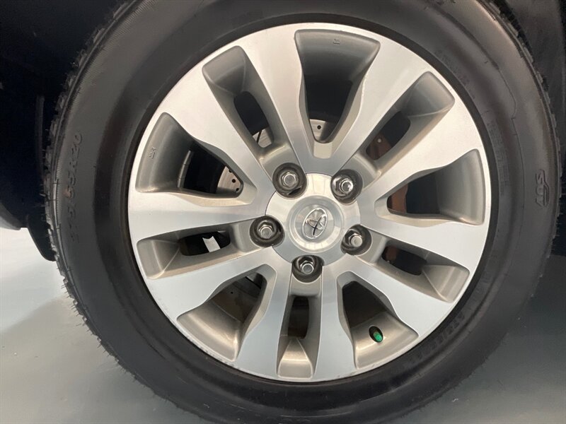 2015 Toyota Sequoia Limited Sport Utility 4X4 / 5.7L V8 / 85K MILES  / LOCAL SUV w. ZERO RUST / Leather Heated Seats / Sunroof / Navigation & Backup Camera / - Photo 58 - Gladstone, OR 97027