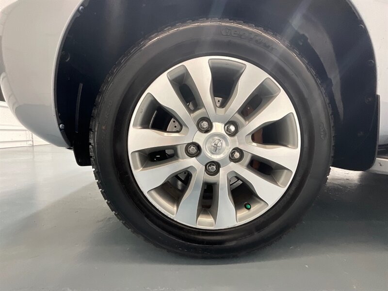 2015 Toyota Sequoia Limited Sport Utility 4X4 / 5.7L V8 / 85K MILES  / LOCAL SUV w. ZERO RUST / Leather Heated Seats / Sunroof / Navigation & Backup Camera / - Photo 22 - Gladstone, OR 97027