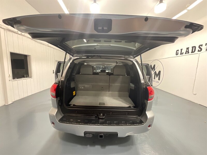 2015 Toyota Sequoia Limited Sport Utility 4X4 / 5.7L V8 / 85K MILES  / LOCAL SUV w. ZERO RUST / Leather Heated Seats / Sunroof / Navigation & Backup Camera / - Photo 45 - Gladstone, OR 97027