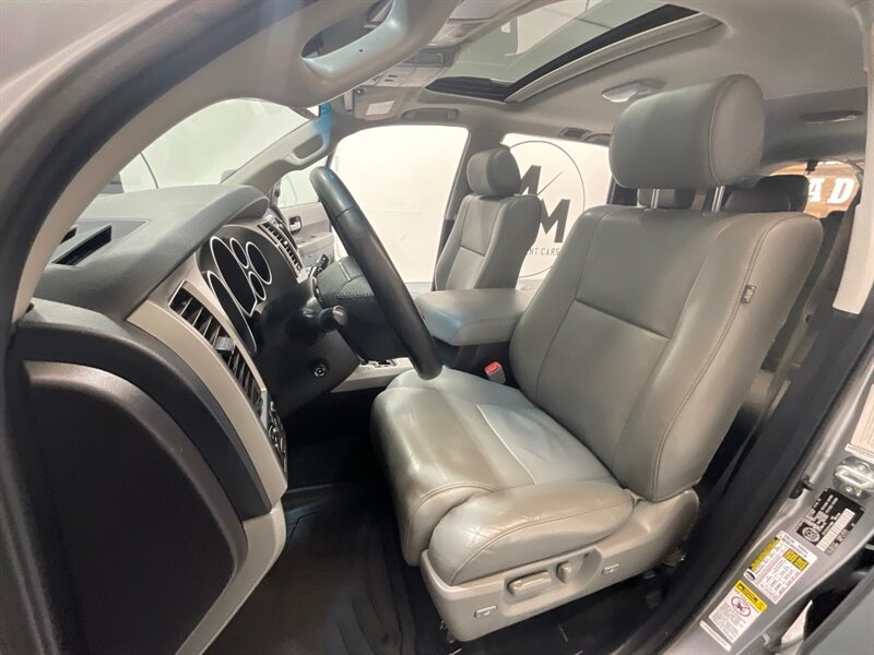 2015 Toyota Sequoia Limited Sport Utility 4X4 / 5.7L V8 / 85K MILES  / LOCAL SUV w. ZERO RUST / Leather Heated Seats / Sunroof / Navigation & Backup Camera / - Photo 9 - Gladstone, OR 97027
