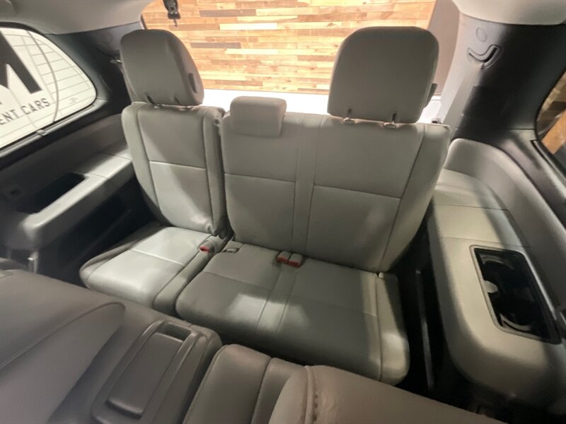 2015 Toyota Sequoia Limited Sport Utility 4X4 / 5.7L V8 / 85K MILES  / LOCAL SUV w. ZERO RUST / Leather Heated Seats / Sunroof / Navigation & Backup Camera / - Photo 11 - Gladstone, OR 97027