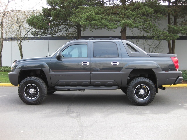 2003 chevy avalanche lifted