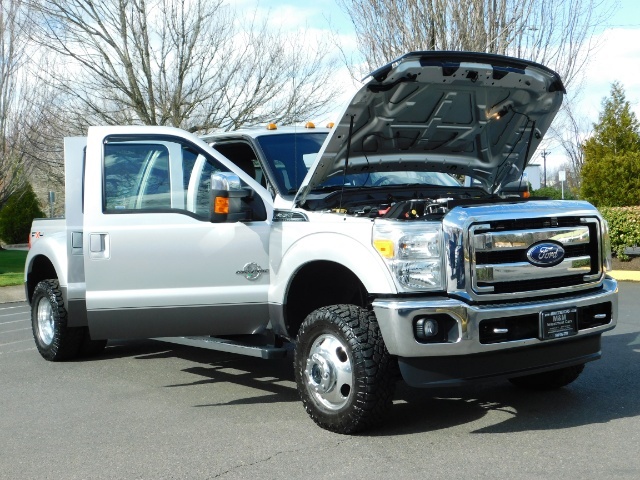 2011 Ford F-350 Super Duty Lariat / Dually / 4WD/ 6.7L DIESEL   - Photo 29 - Portland, OR 97217