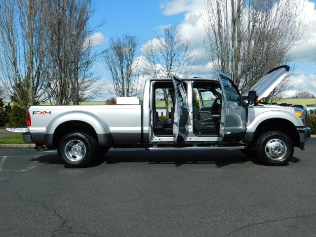 2011 Ford F-350 Super Duty Lariat / Dually / 4WD/ 6.7L DIESEL   - Photo 24 - Portland, OR 97217