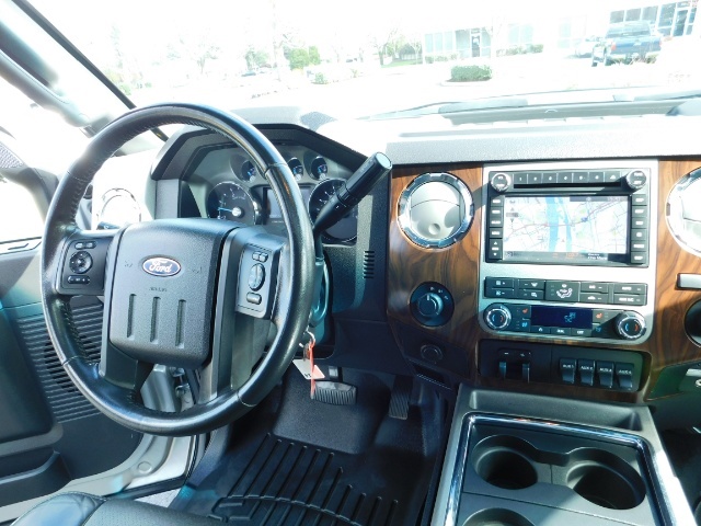 2011 Ford F-350 Super Duty Lariat / Dually / 4WD/ 6.7L DIESEL   - Photo 15 - Portland, OR 97217