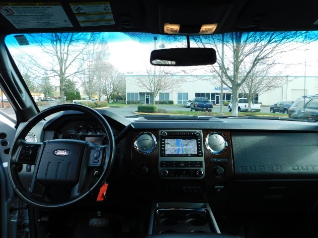 2011 Ford F-350 Super Duty Lariat / Dually / 4WD/ 6.7L DIESEL   - Photo 36 - Portland, OR 97217