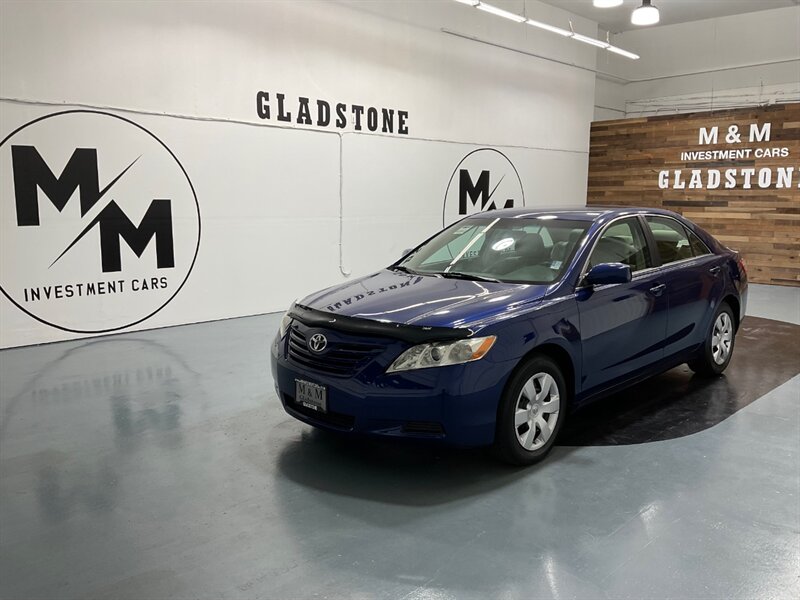 2009 Toyota Camry LE Sedan / 2.4L 4Cyl / ONLY 128K Miles   - Photo 25 - Gladstone, OR 97027