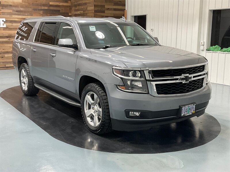 2018 Chevrolet Suburban LT   - Photo 2 - Gladstone, OR 97027