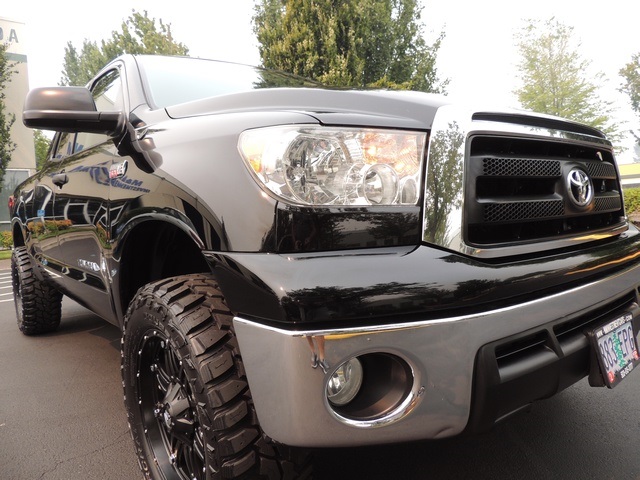 2010 Toyota Tundra Double Cab / 4X4 / 5.7L / 1-OWNER / LIFTED   - Photo 9 - Portland, OR 97217