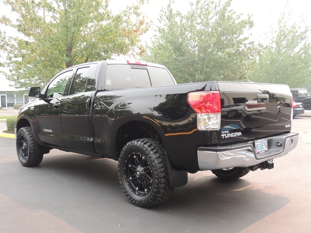 2010 Toyota Tundra Double Cab / 4X4 / 5.7L / 1-OWNER / LIFTED   - Photo 7 - Portland, OR 97217