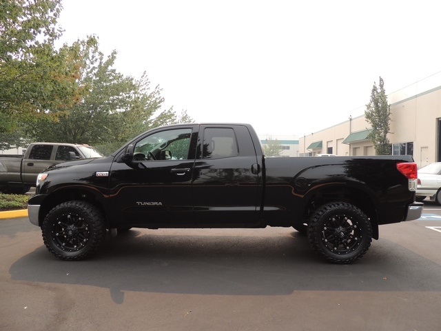 2010 Toyota Tundra Double Cab / 4X4 / 5.7L / 1-OWNER / LIFTED   - Photo 3 - Portland, OR 97217