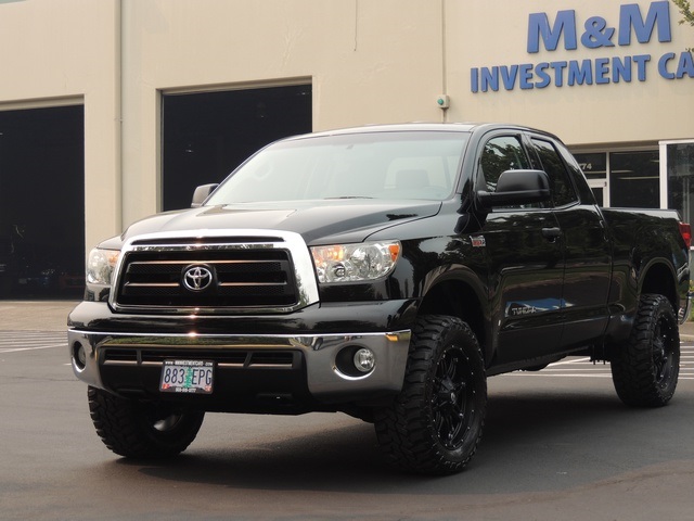 2010 Toyota Tundra Double Cab / 4X4 / 5.7L / 1-OWNER / LIFTED   - Photo 1 - Portland, OR 97217