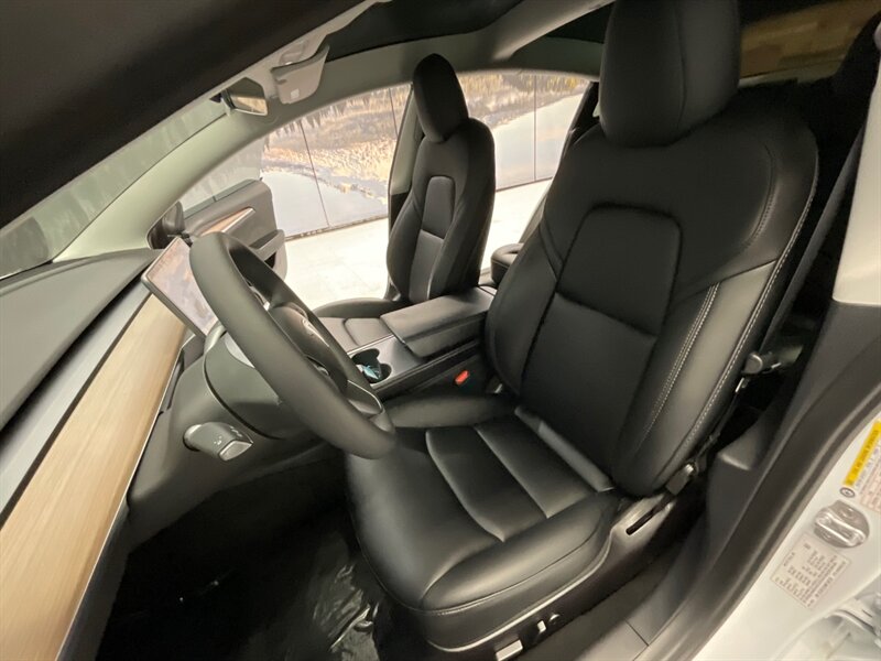 2022 Tesla Model 3 Sedan / FULL SELF DRIVING AUTO PILOT / 17,000 MILE  / 1-OWNER LOCAL / Panoramic Roof / Leather & Heated Seats / AUTO PILOT - Photo 45 - Gladstone, OR 97027