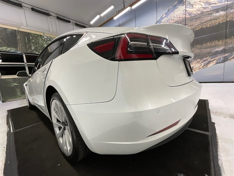 2022 Tesla Model 3 Sedan / FULL SELF DRIVING AUTO PILOT / 17,000 MILE  / 1-OWNER LOCAL / Panoramic Roof / Leather & Heated Seats / AUTO PILOT - Photo 30 - Gladstone, OR 97027