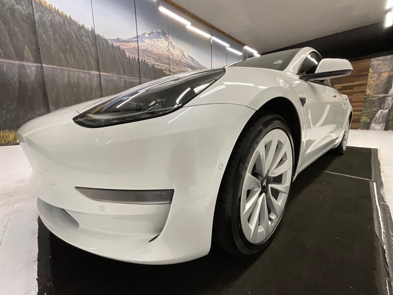 2022 Tesla Model 3 Sedan / FULL SELF DRIVING AUTO PILOT / 17,000 MILE  / 1-OWNER LOCAL / Panoramic Roof / Leather & Heated Seats / AUTO PILOT - Photo 27 - Gladstone, OR 97027