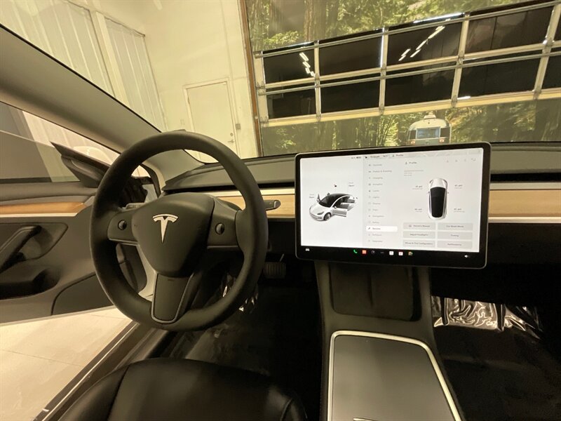 2022 Tesla Model 3 Sedan / FULL SELF DRIVING AUTO PILOT / 17,000 MILE  / 1-OWNER LOCAL / Panoramic Roof / Leather & Heated Seats / AUTO PILOT - Photo 47 - Gladstone, OR 97027