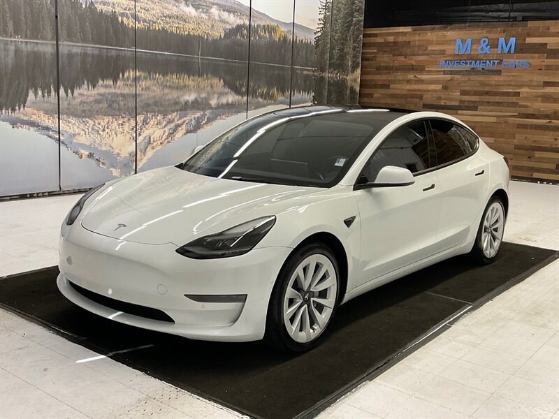 2022 Tesla Model 3 Sedan / FULL SELF DRIVING AUTO PILOT / 17,000 MILE  / 1-OWNER LOCAL / Panoramic Roof / Leather & Heated Seats / AUTO PILOT - Photo 1 - Gladstone, OR 97027