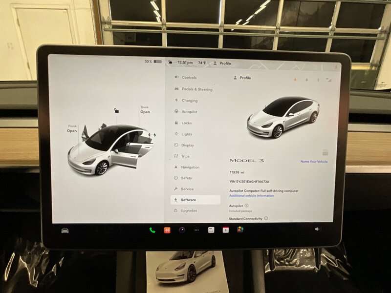 2022 Tesla Model 3 Sedan / FULL SELF DRIVING AUTO PILOT / 17,000 MILE  / 1-OWNER LOCAL / Panoramic Roof / Leather & Heated Seats / AUTO PILOT - Photo 17 - Gladstone, OR 97027