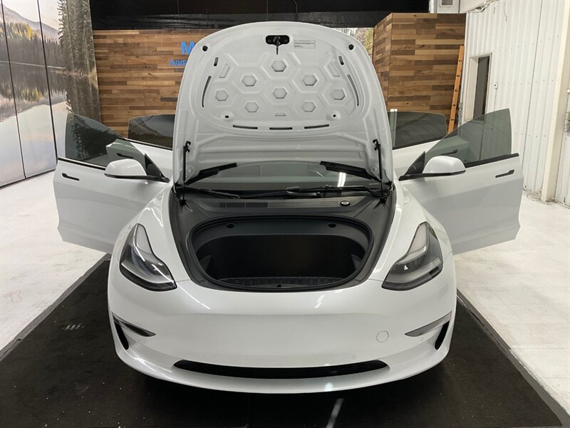 2022 Tesla Model 3 Sedan / FULL SELF DRIVING AUTO PILOT / 17,000 MILE  / 1-OWNER LOCAL / Panoramic Roof / Leather & Heated Seats / AUTO PILOT - Photo 40 - Gladstone, OR 97027