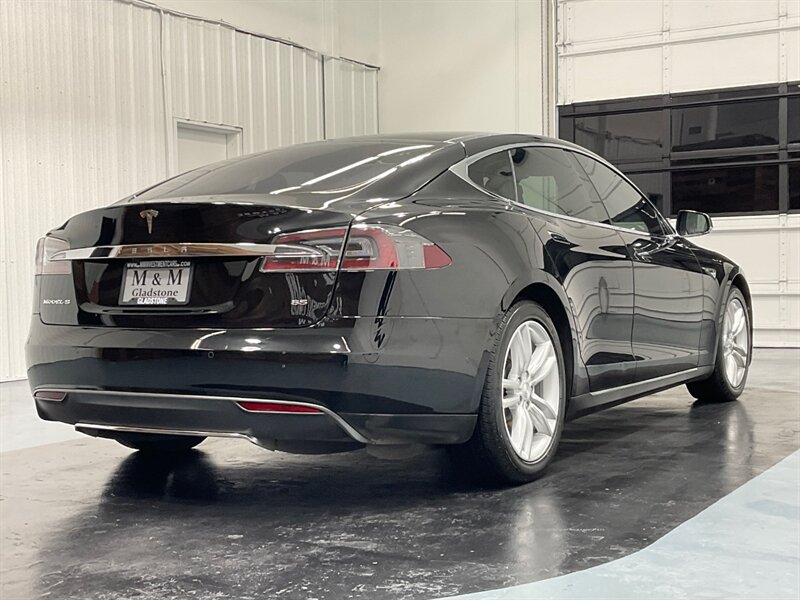 2015 Tesla Model S 85 Sedan / 1-OWNER / Auto Pilot / 53K MILES  / LOCAL CAR - Photo 9 - Gladstone, OR 97027