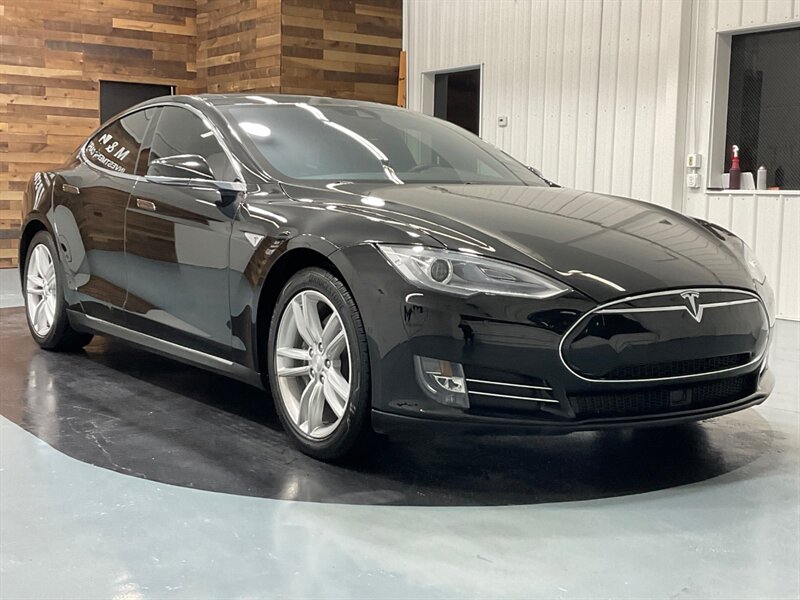 2015 Tesla Model S 85 Sedan / 1-OWNER / Auto Pilot / 53K MILES  / LOCAL CAR - Photo 56 - Gladstone, OR 97027