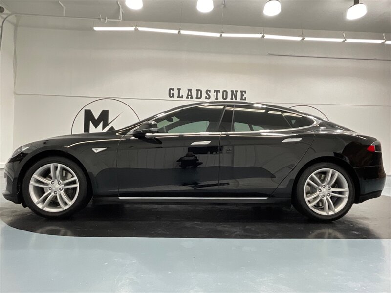 2015 Tesla Model S 85 Sedan / 1-OWNER / Auto Pilot / 53K MILES  / LOCAL CAR - Photo 3 - Gladstone, OR 97027