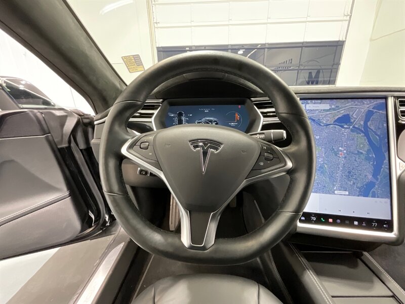 2015 Tesla Model S 85 Sedan / 1-OWNER / Auto Pilot / 53K MILES  / LOCAL CAR - Photo 22 - Gladstone, OR 97027