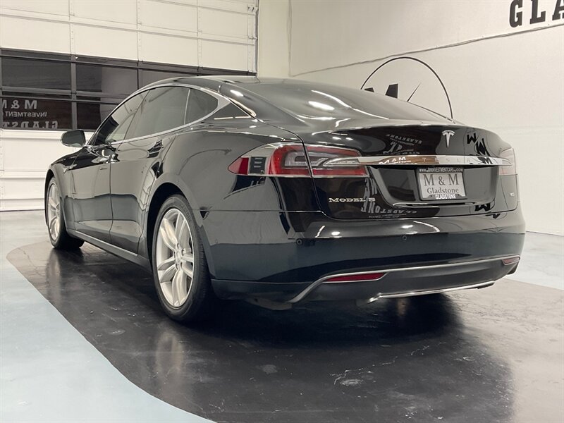 2015 Tesla Model S 85 Sedan / 1-OWNER / Auto Pilot / 53K MILES  / LOCAL CAR - Photo 8 - Gladstone, OR 97027