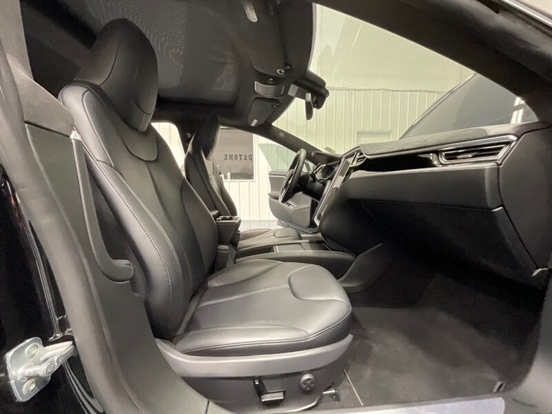 2015 Tesla Model S 85 Sedan / 1-OWNER / Auto Pilot / 53K MILES  / LOCAL CAR - Photo 13 - Gladstone, OR 97027